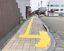 美川駅点字ブロックA1